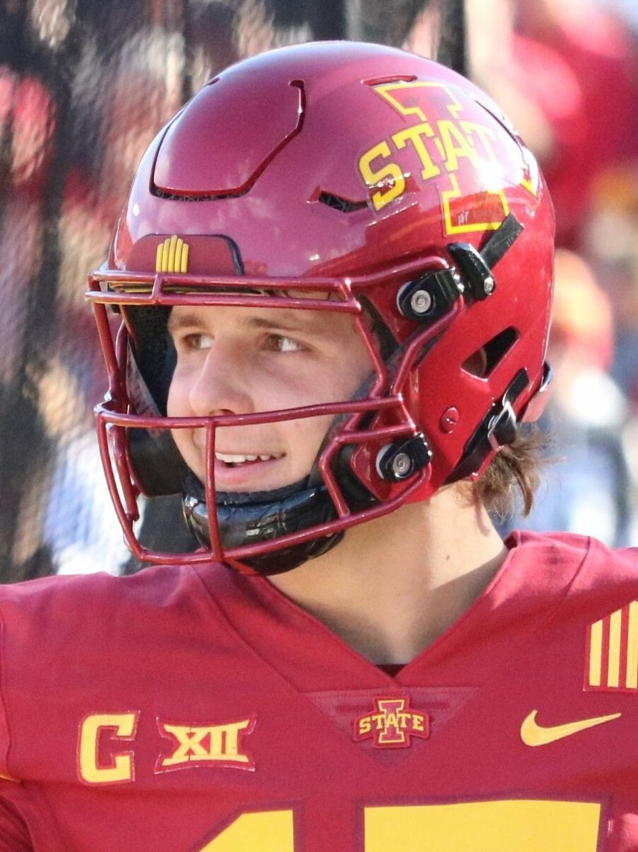 Brock Purdy plays for Iowa State in 2021. Archival photograph from his college career; he is a current 49ers participant.