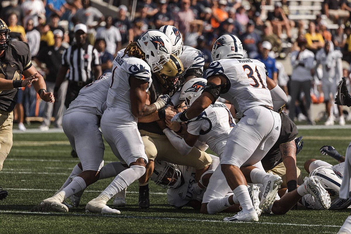 UTSA against Army at Michie Stadium on September 10, 2022. Archival team action; these are not identified as today’s participants.